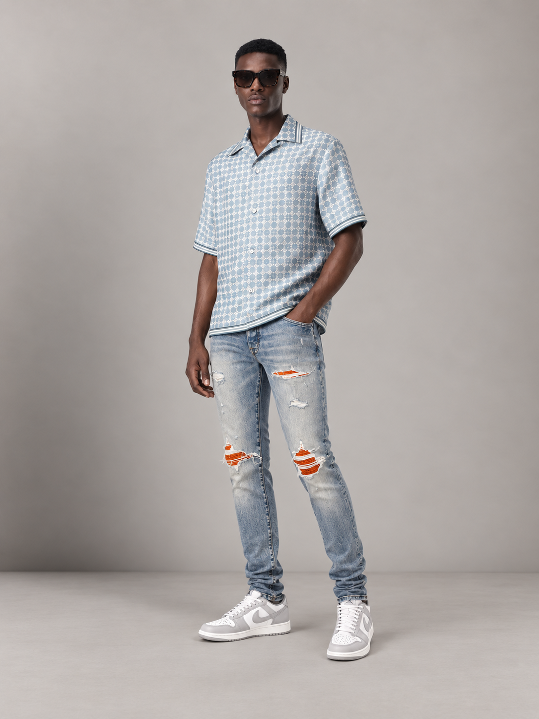 Light wash orange patch MX1 full-body three-quarter model