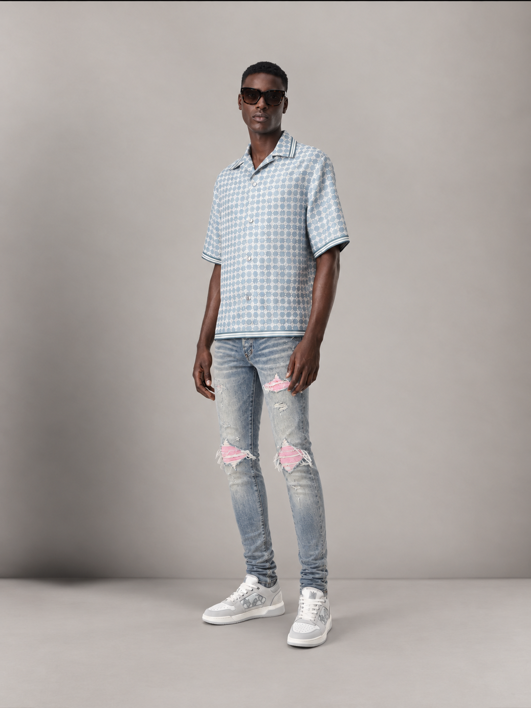 Light wash pink patch MX1 full-body three-quarter model